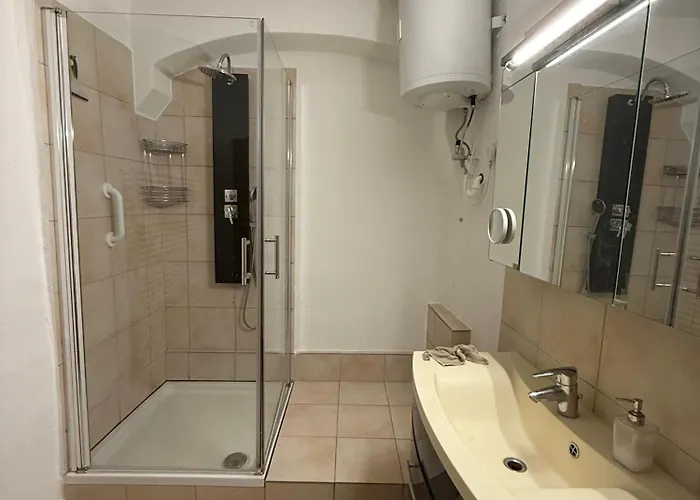 Fuer Monteure Und Geschaeftsreisende - Jakobervorstadt *